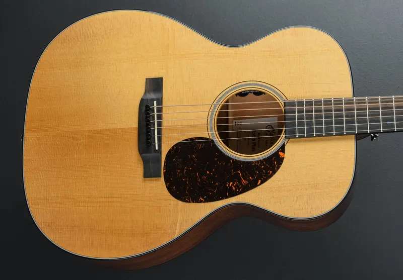 000E Retro Plus Mahogany – Enhanced Acoustic-Electric Performance