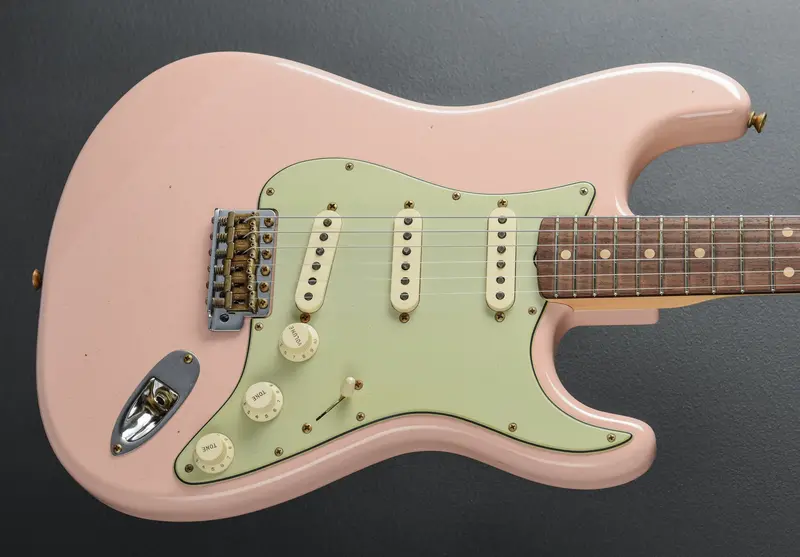 1960 Journeyman Relic Stratocaster – Shell Pink Vintage Finish