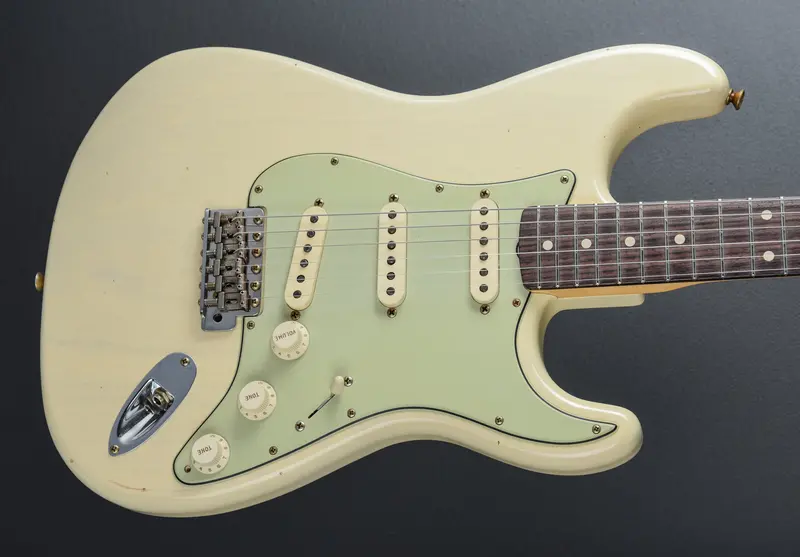 1960s-Inspired Journeyman Relic Stratocaster