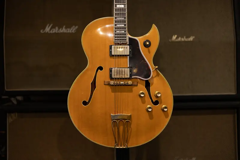 1961 Gibson Byrdland Natural Finish Semi-Hollow