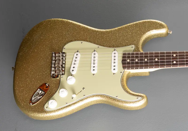 1963 NOS Stratocaster in Gold Sparkle Finish