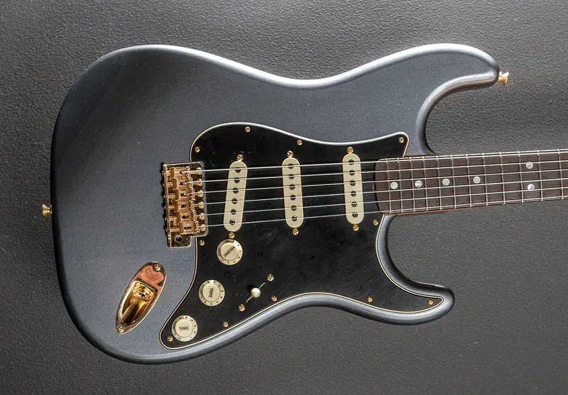 1965 Dual-Magnet Journeyman Relic Stratocaster – Limited Edition