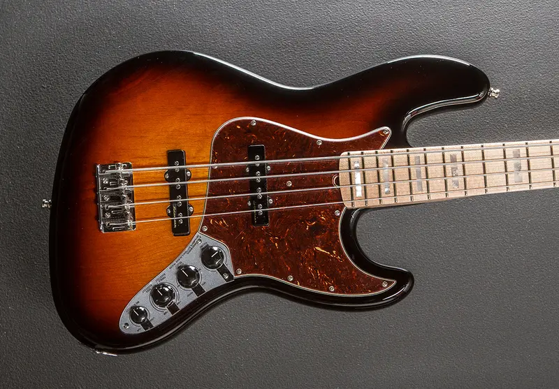 2024 Custom Classic Jazz Bass – Pre-Owned