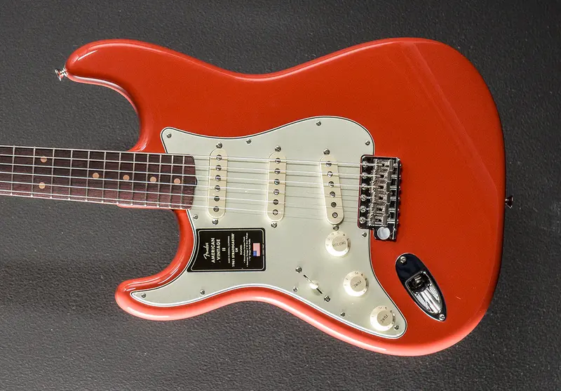 American Vintage II 1961 Stratocaster – Left-Hand Fiesta Red