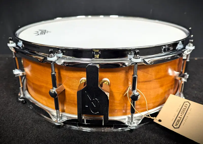 Cherry-Finished Classic Solid-Shell Snare Drum