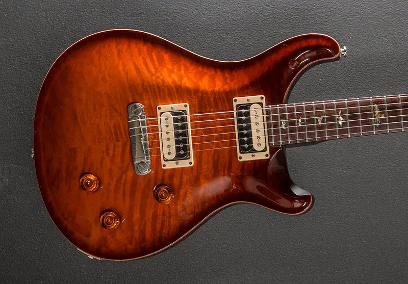 Custom 22 Solid-Body Electric Guitar – 1996 Ten-Top Maple Top