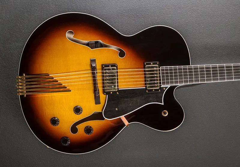 Eagle Classic ’25 Acoustic Guitar – Standard Collection Model