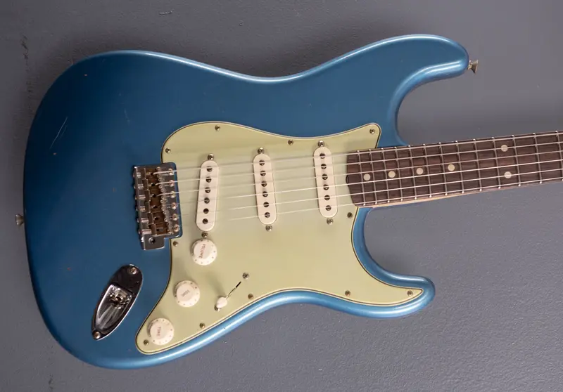 Fender 1960 Journeyman Relic Stratocaster – Aged Finish