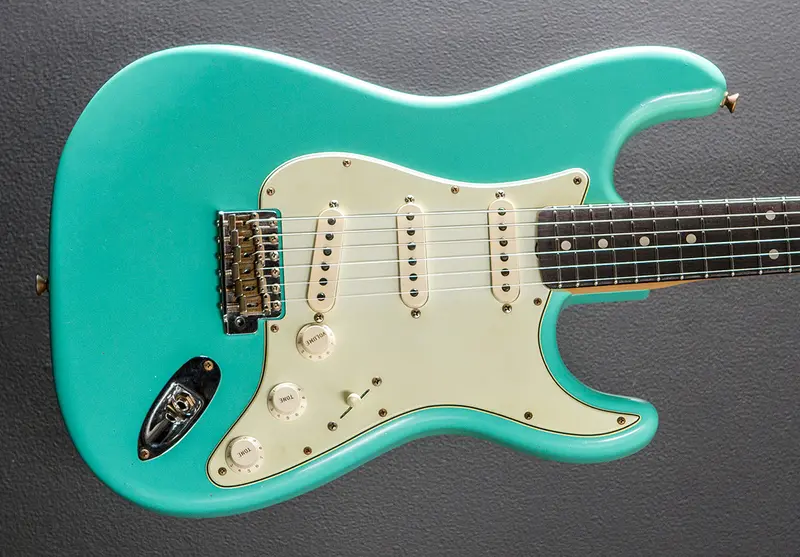 Fender 1960 Journeyman Relic Stratocaster – Authentic Aged Finish