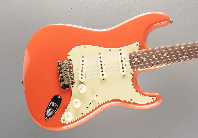 Fender 1960 Journeyman Relic Stratocaster in Tahitian Coral