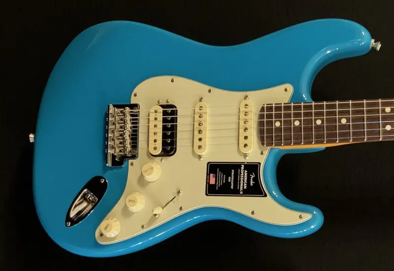 Fender American Professional II Stratocaster HSS – Miami Blue with Rosewood Fingerboard