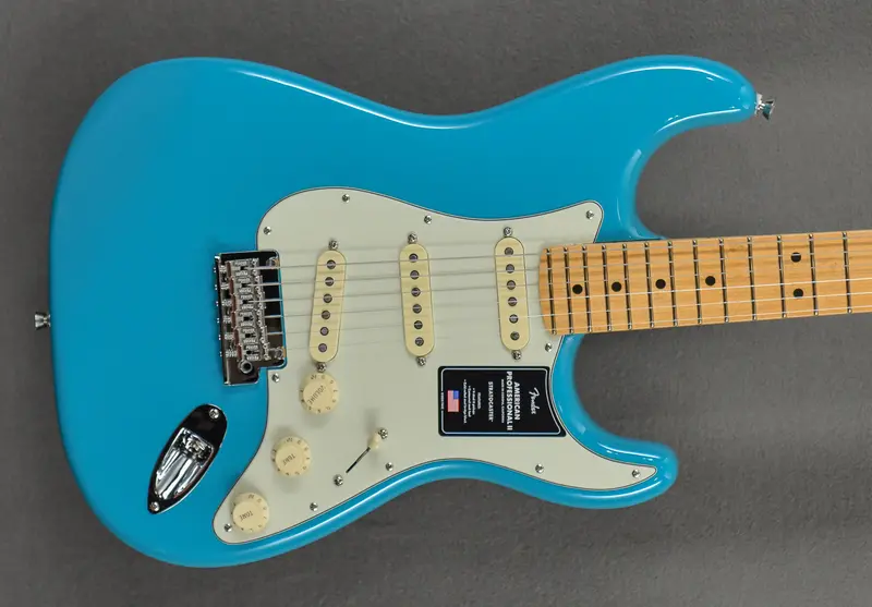 Fender American Professional II Stratocaster – Miami Blue with Maple Fingerboard