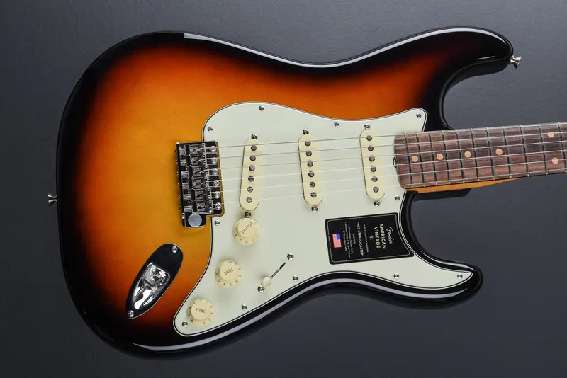 Fender American Vintage II 1961 Stratocaster – 3-Color Sunburst Finish