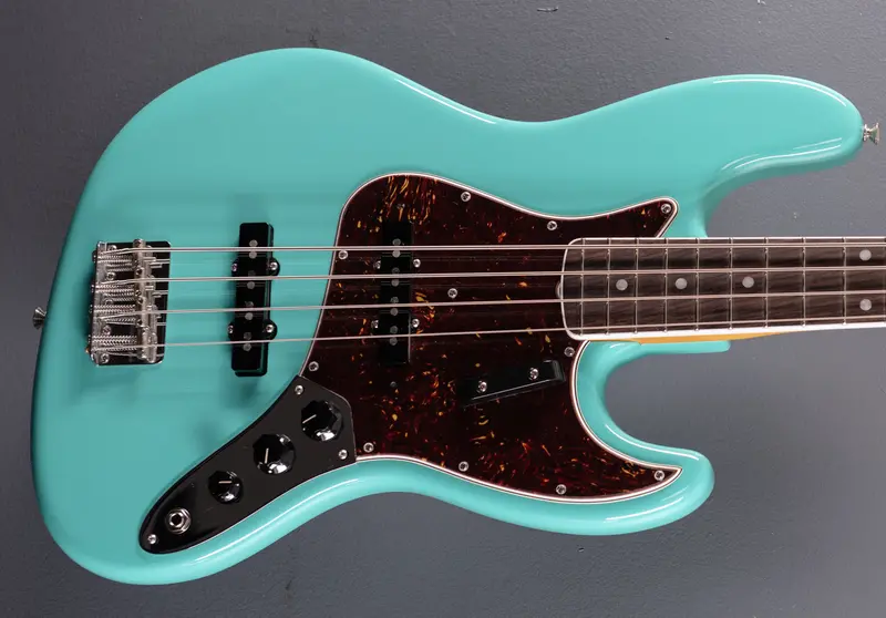 Fender American Vintage II 1966 Jazz Bass – Sea Foam Green
