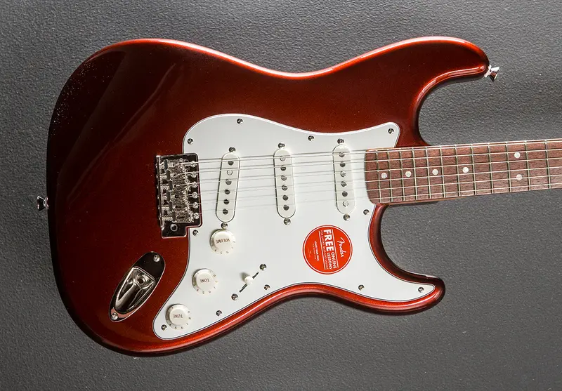 Fender Classic Vibe ’60s Stratocaster – Candy Apple Red