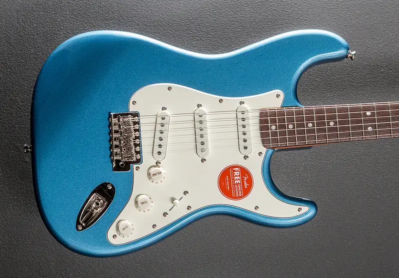 Fender Classic Vibe ’60s Stratocaster – Lake Placid Blue