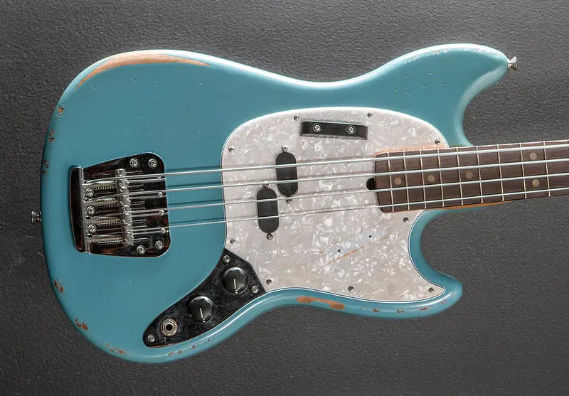 Fender JMJ Road Worn Mustang Bass – Faded Daphne Blue Relic Finish