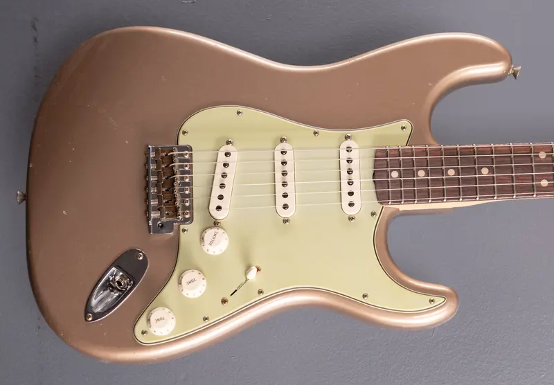 Fender Journeyman Relic Stratocaster Inspired by 1960s Design