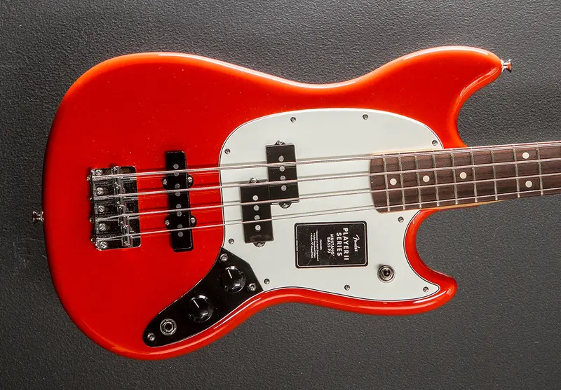 Fender Player II Mustang Bass PJ in Coral Red with Rosewood Fingerboard