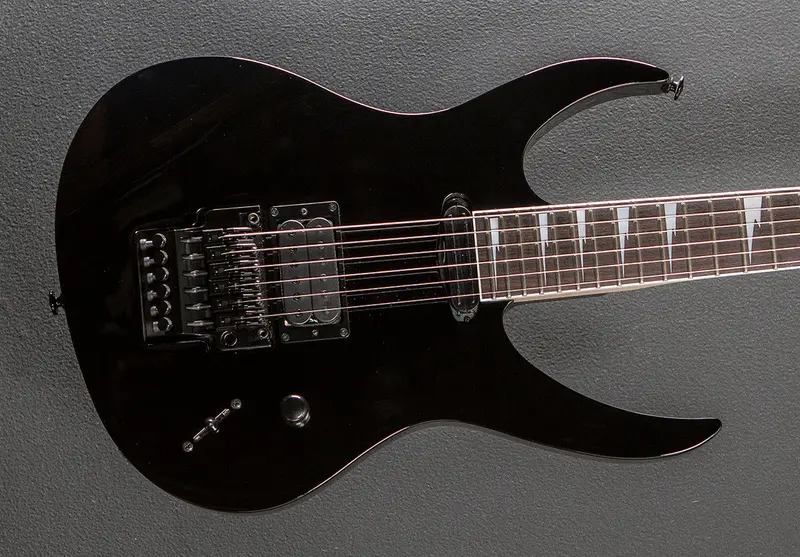 Genesis Collection 540PIII Electric Guitar – Gloss Black