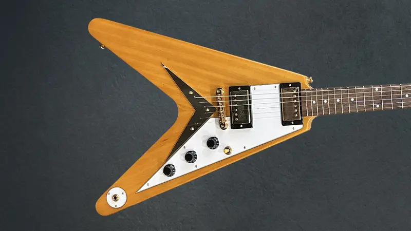 Gibson 1958 Korina Flying V Reissue – Aged Natural with White Pickguard