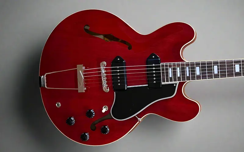 Gibson ES-330 Semi-Hollow Body Guitar in Sixties Cherry