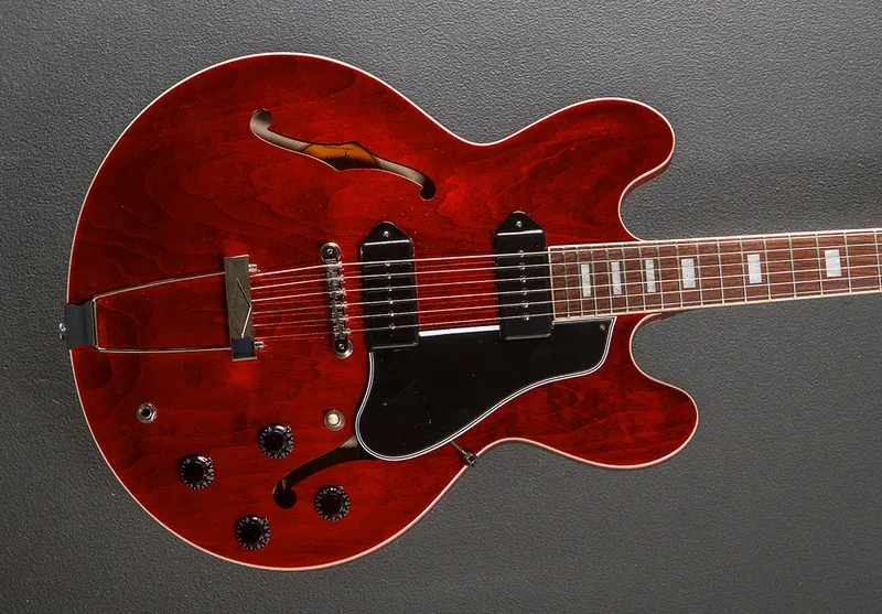 Gibson ES-330 Semi-Hollow Body – Sixties Cherry Finish