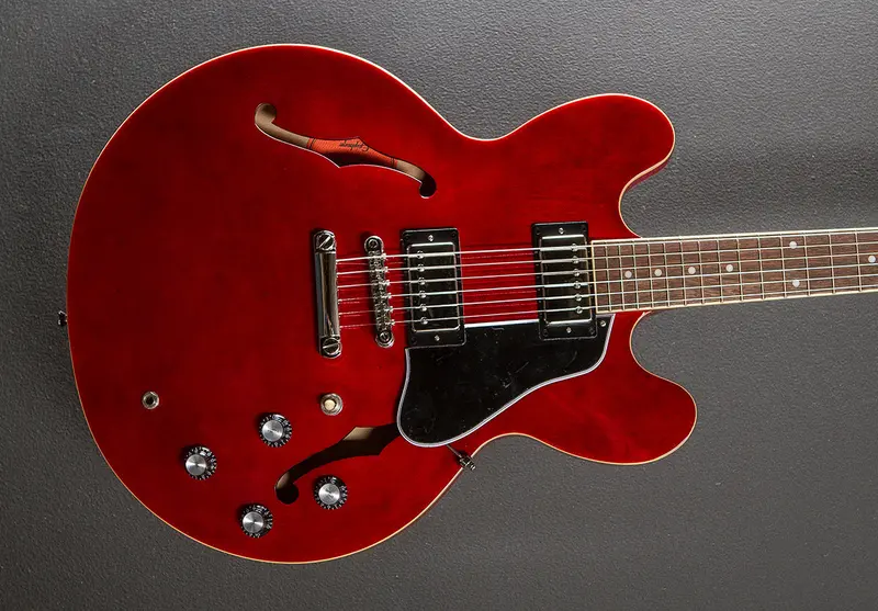 Gibson ES-335 – Cherry Red Finish