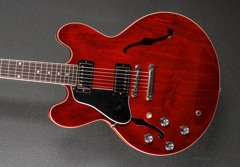 Gibson ES-335 Left-Handed – Sixties Cherry Semi-Hollow Electric