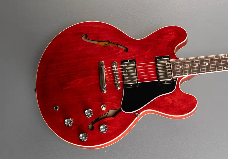 Gibson ES-335 Semi-Hollowbody – Sixties Cherry Finish