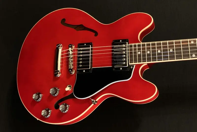 Gibson ES-339 Semi-Hollow Electric Guitar in Cherry