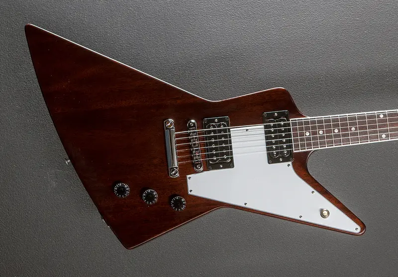 Gibson Explorer – Dark Walnut Finish (1970s Style)