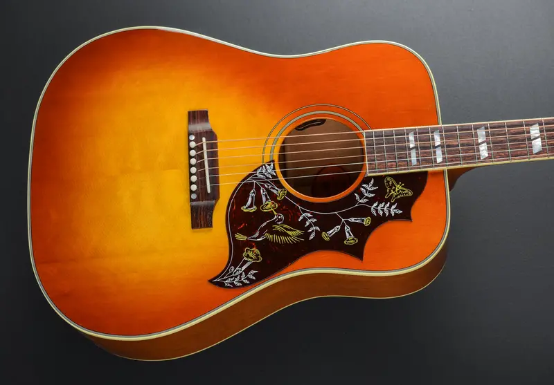 Gibson Hummingbird Original Acoustic Guitar in Heritage Cherry Sunburst