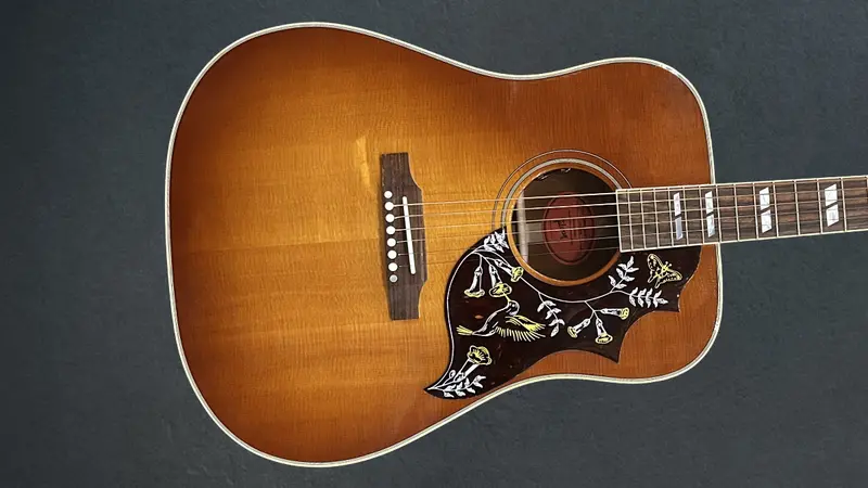 Gibson Hummingbird Original in Heritage Cherry Sunburst
