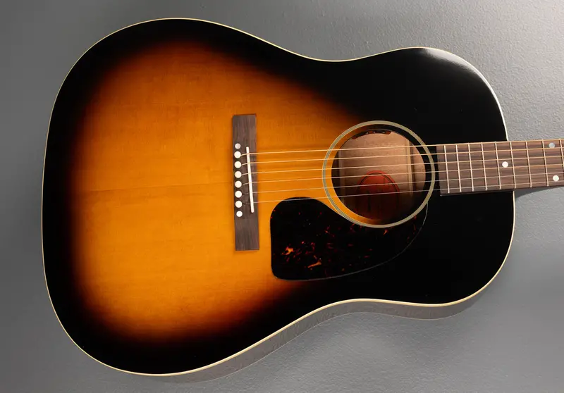 Gibson J-45 Reissue Inspired by 1942 Banner Model – Vintage Sunburst