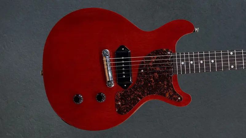 Gibson Les Paul Junior Double-Cut Electric Guitar in Vintage Cherry with Tortoiseshell Pickguard
