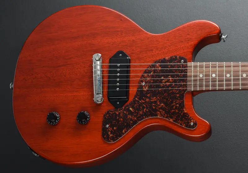 Gibson Les Paul Junior Double-Cut Electric Guitar with Tortoise Pickguard and Vintage Cherry Finish