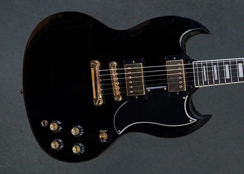 Gibson SG Custom – Ebony Finish with Gold Hardware