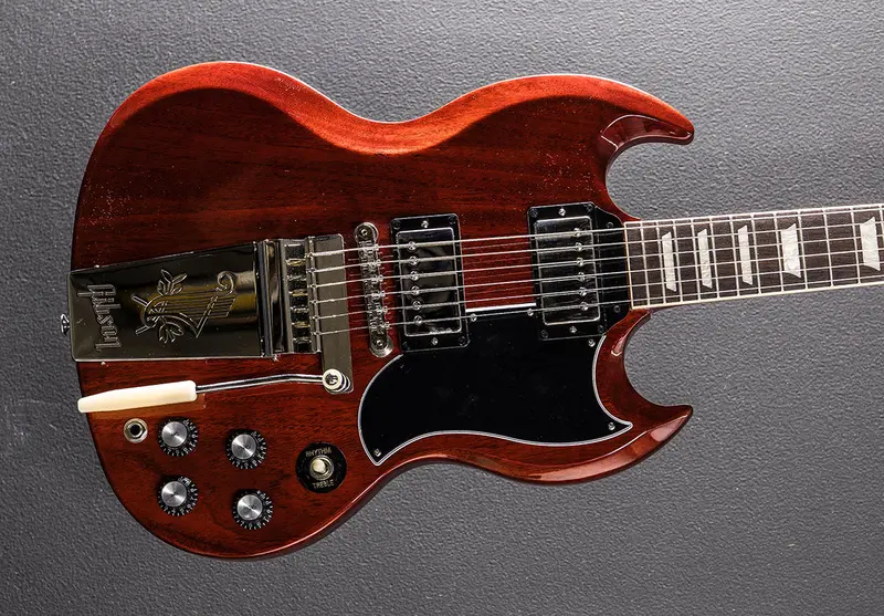 Gibson SG Standard 1961 Reissue with Maestro Vibrola Tailpiece – Vintage Cherry Finish