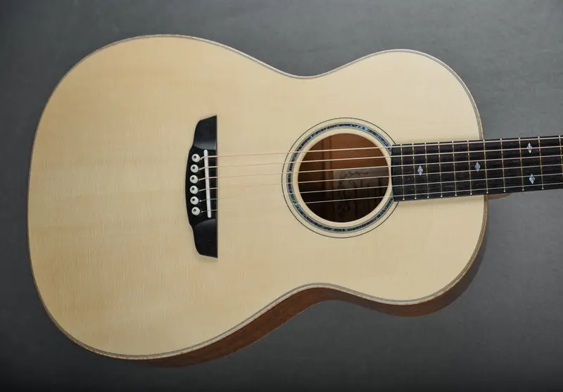 Honduran Mahogany Parlor Guitar – 14-Fret Neck Design
