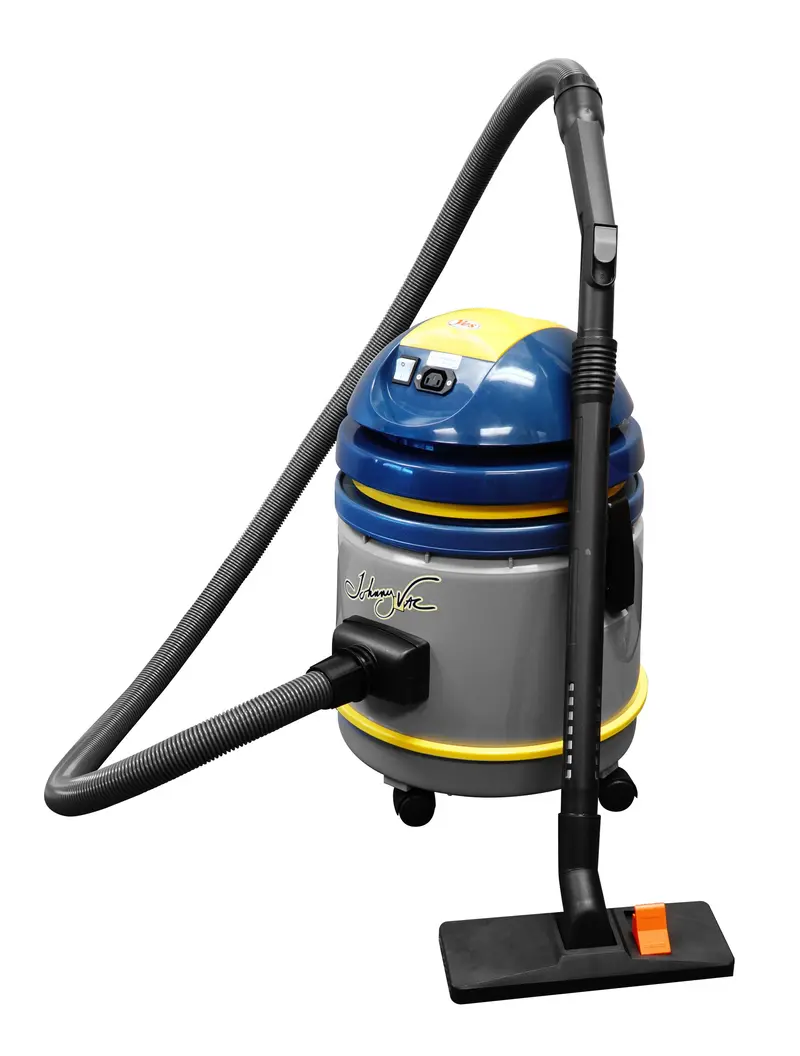 Johnny Vac JV202 Commercial Vacuum – 15-Liter Tank, Integrated Power Outlet