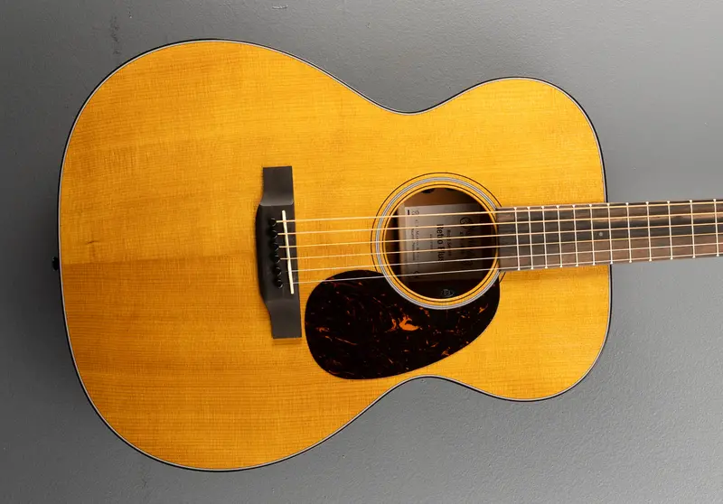 Martin 000E Retro Plus – Solid Mahogany Top Acoustic-Electric