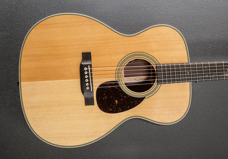 Martin OM-28E Acoustic-Electric Guitar – Fishman Aura VT Enhance System