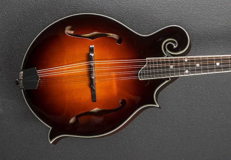MD515-CS Handcrafted Mandolin – Solid Construction