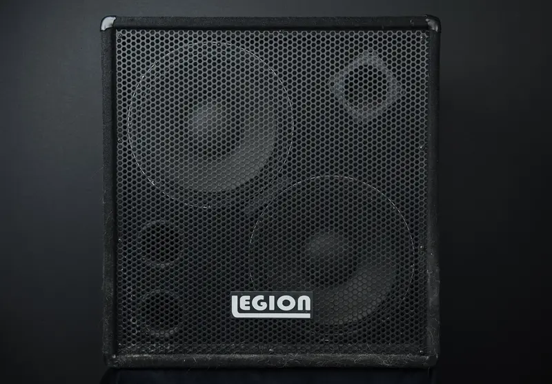 Modern 2×12 Guitar Speaker Cabinet