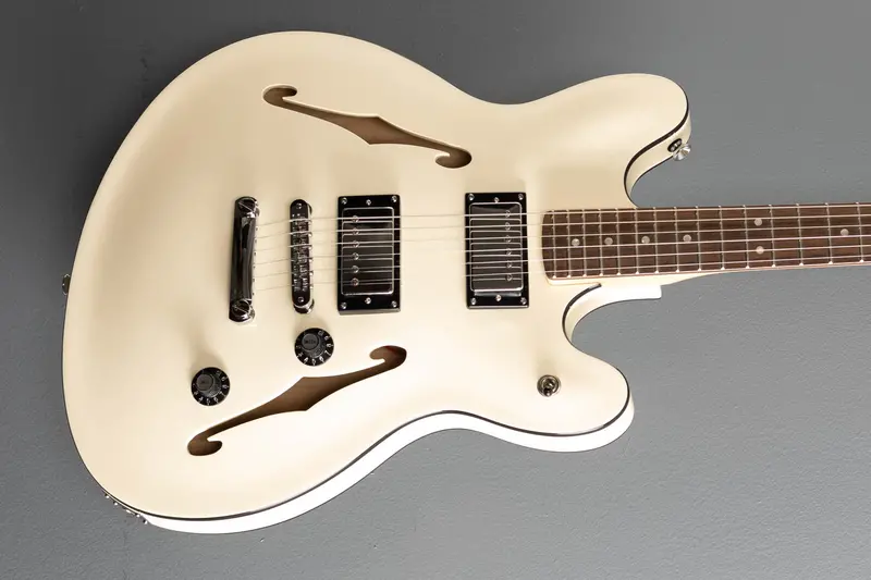 Squier Affinity Series Starcaster Deluxe in Olympic White