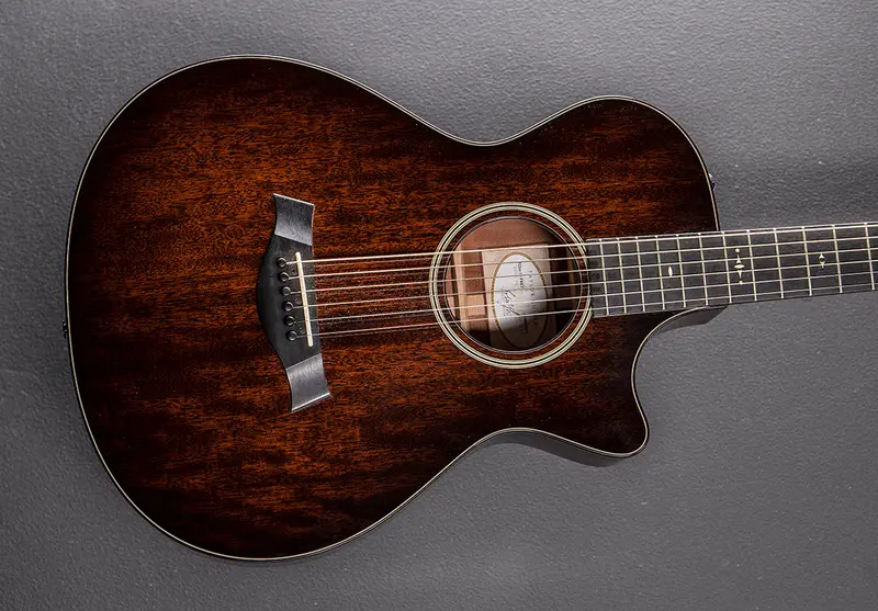 Taylor 522CE 12-Fret Grand Concert Acoustic-Electric – 2016 Model
