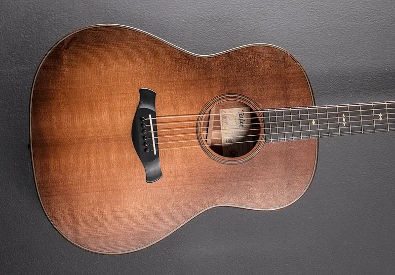 Taylor Builder’s Edition 517 WHB – Wild Honey Burst Top
