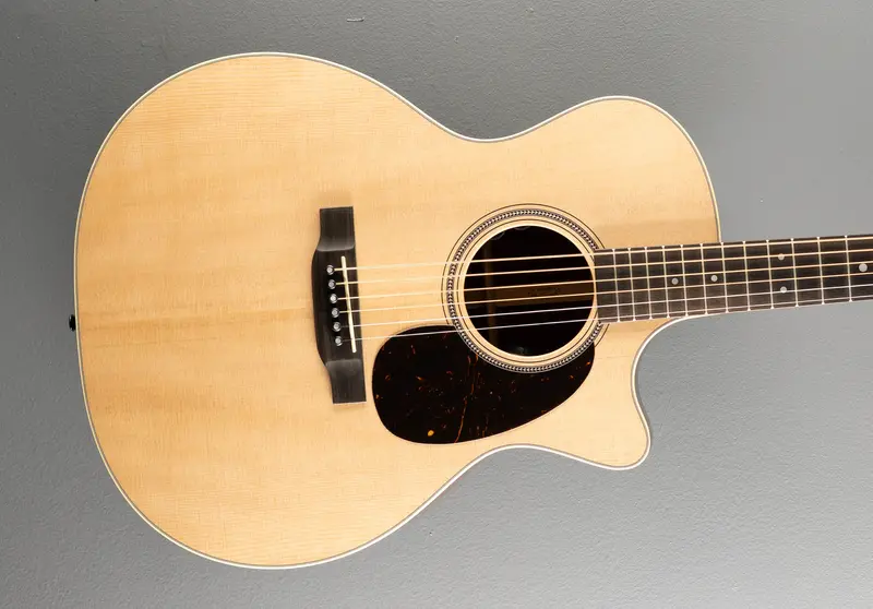 Taylor GPC-16E Grand Pacific Cutaway Acoustic-Electric with Rosewood Back and Sides
