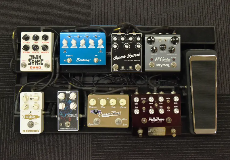 UPD-2412-B Loaded Pedalboard – Recently Assembled